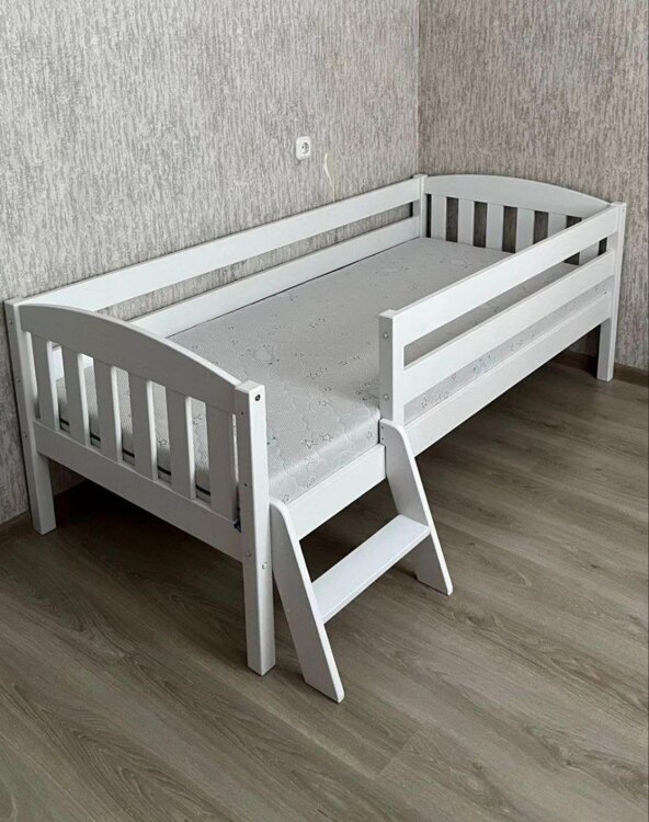 Кровать одинарная с бортиком и лестницей «ЧИП Ф-141.01» 80х180